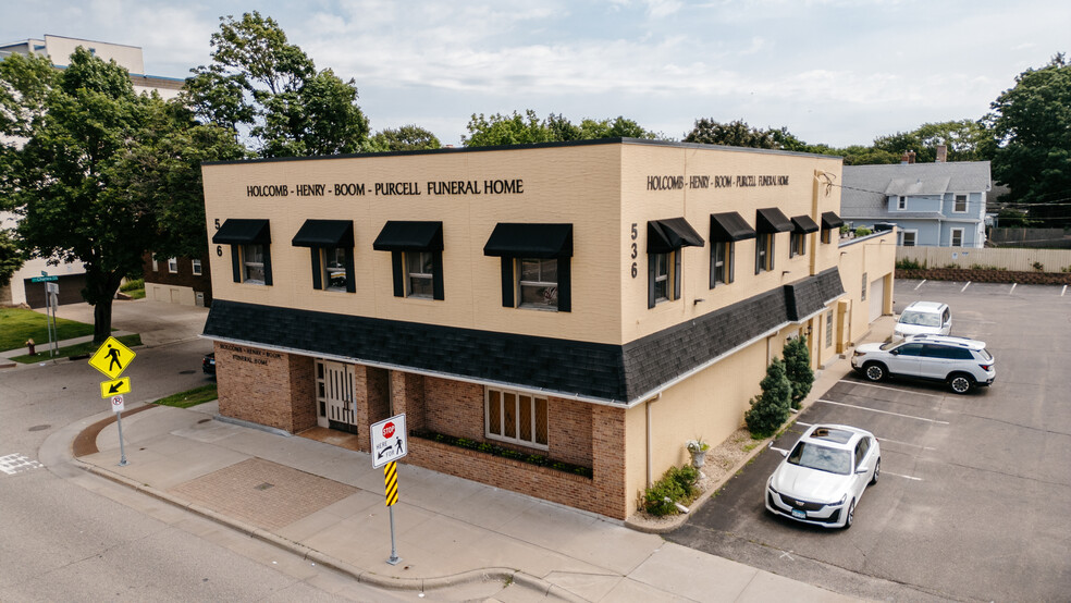 536 N Snelling Ave N, Saint Paul, MN à vendre - Photo de l’immeuble – Image 1 sur 7
