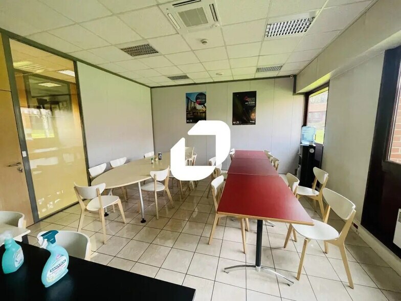 Bureau dans Champs-sur-Marne à louer - Photo de l’immeuble – Image 2 sur 2