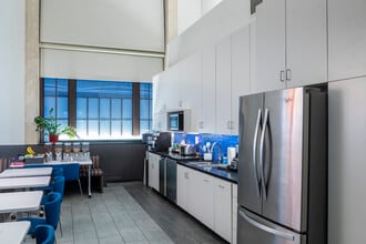 909 Walnut St, Kansas City, MO à louer Photo intérieure– Image 1 sur 4