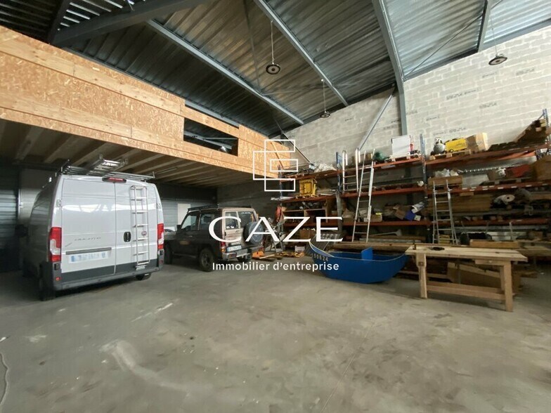 Local d'activités dans Le Taillan-Médoc à vendre - Photo de l’immeuble – Image 2 sur 6