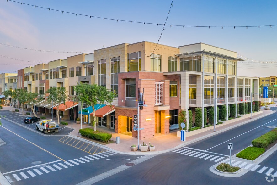 5350 E High St, Phoenix, AZ à louer - Photo principale – Image 1 sur 17