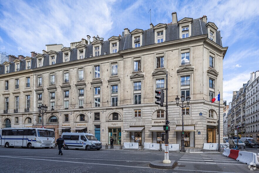 Bureau dans Paris à louer - Photo de l’immeuble – Image 2 sur 3