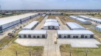 Plus de détails pour 13027 Harmon Rd, Fort Worth, TX - Local d'activités à louer