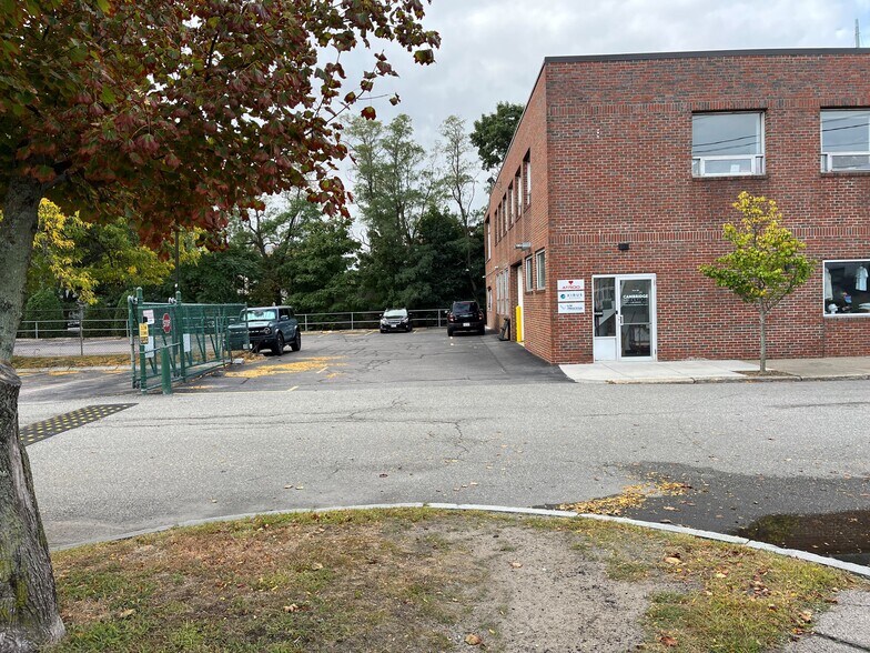 200 Dexter Ave, Watertown, MA à louer - Photo de l’immeuble – Image 2 sur 40