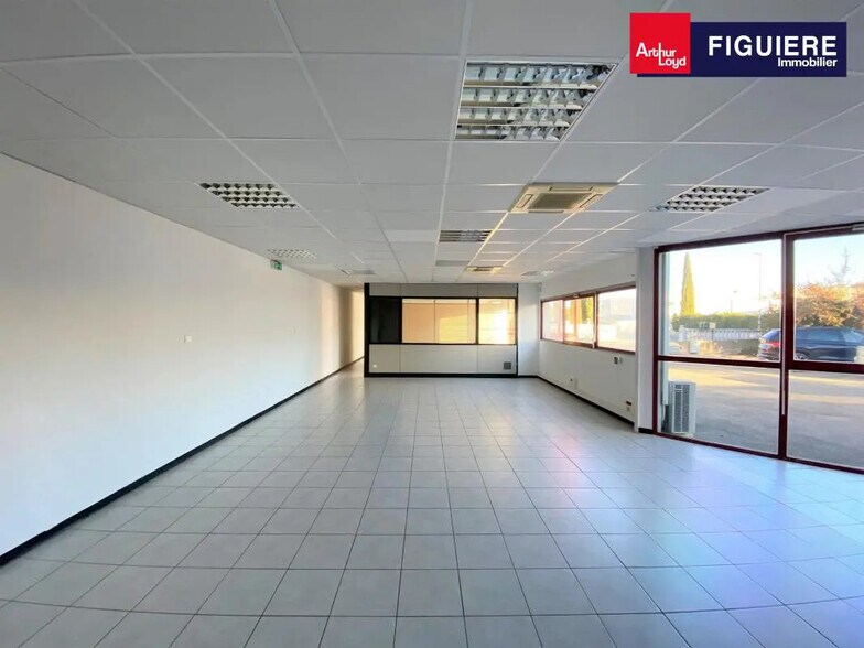 8 Rue André Marie Ampère, Velaux à louer - Photo de l’immeuble – Image 2 sur 11