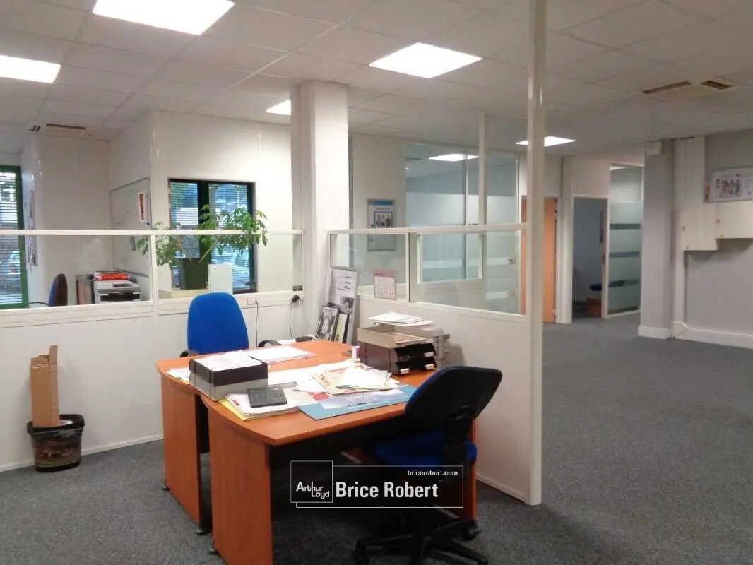 Bureau dans Bron à louer Photo intérieure– Image 1 sur 6