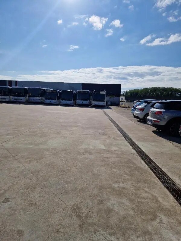 Local d’activités dans Goussainville à louer Photo de l’immeuble– Image 1 sur 10