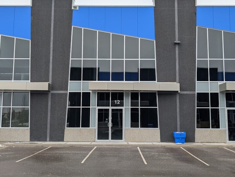 135 Addison Hall Cir, Aurora, ON à louer - Photo de l’immeuble – Image 3 sur 42