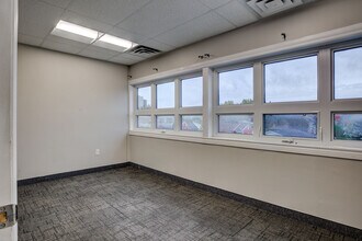 469 Bouchard St, Sudbury, ON à louer Photo intérieure– Image 2 sur 9