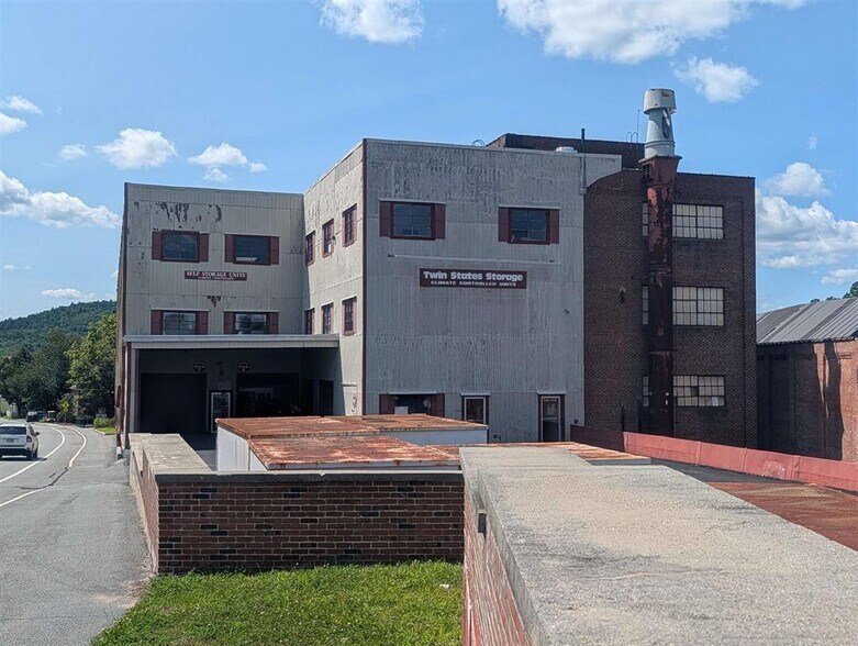 91 Main St, Claremont, NH à vendre - Photo de l’immeuble – Image 2 sur 38