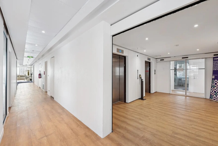 207 Rue De Bercy, Paris à louer - Photo de l’immeuble – Image 3 sur 14