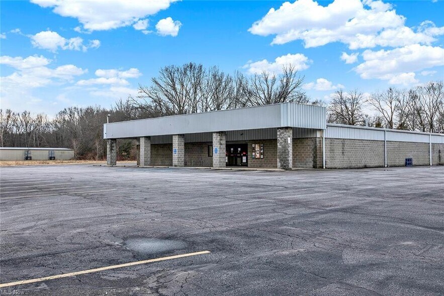1428 Grandview Rd, Lake Milton, OH à vendre - Photo de l’immeuble – Image 1 sur 12