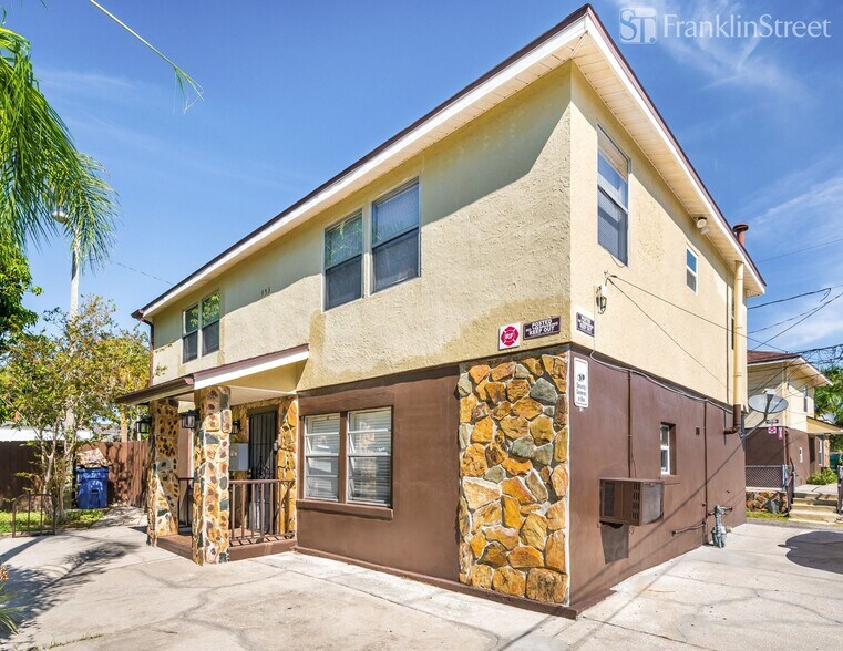 950 18th Ave S, Saint Petersburg, FL à vendre - Photo de l’immeuble – Image 2 sur 12