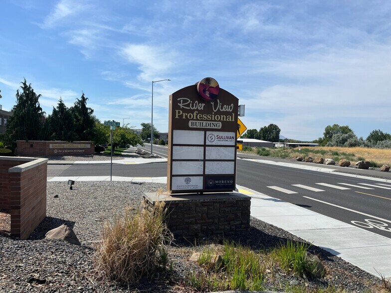 1355 Columbia Park Trl, Richland, WA à louer - Photo de l’immeuble – Image 3 sur 9