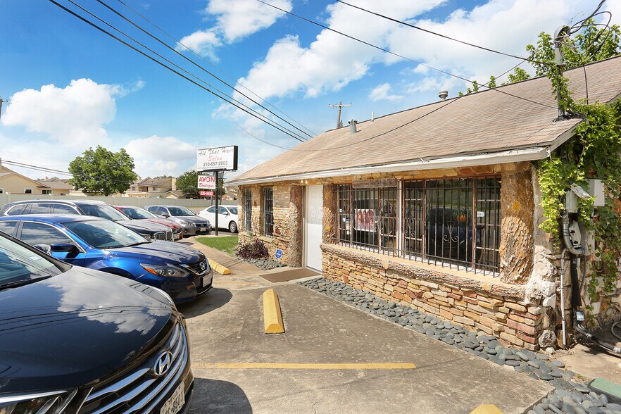 5767 Randolph Blvd, San Antonio, TX à vendre - Photo de l’immeuble – Image 3 sur 32