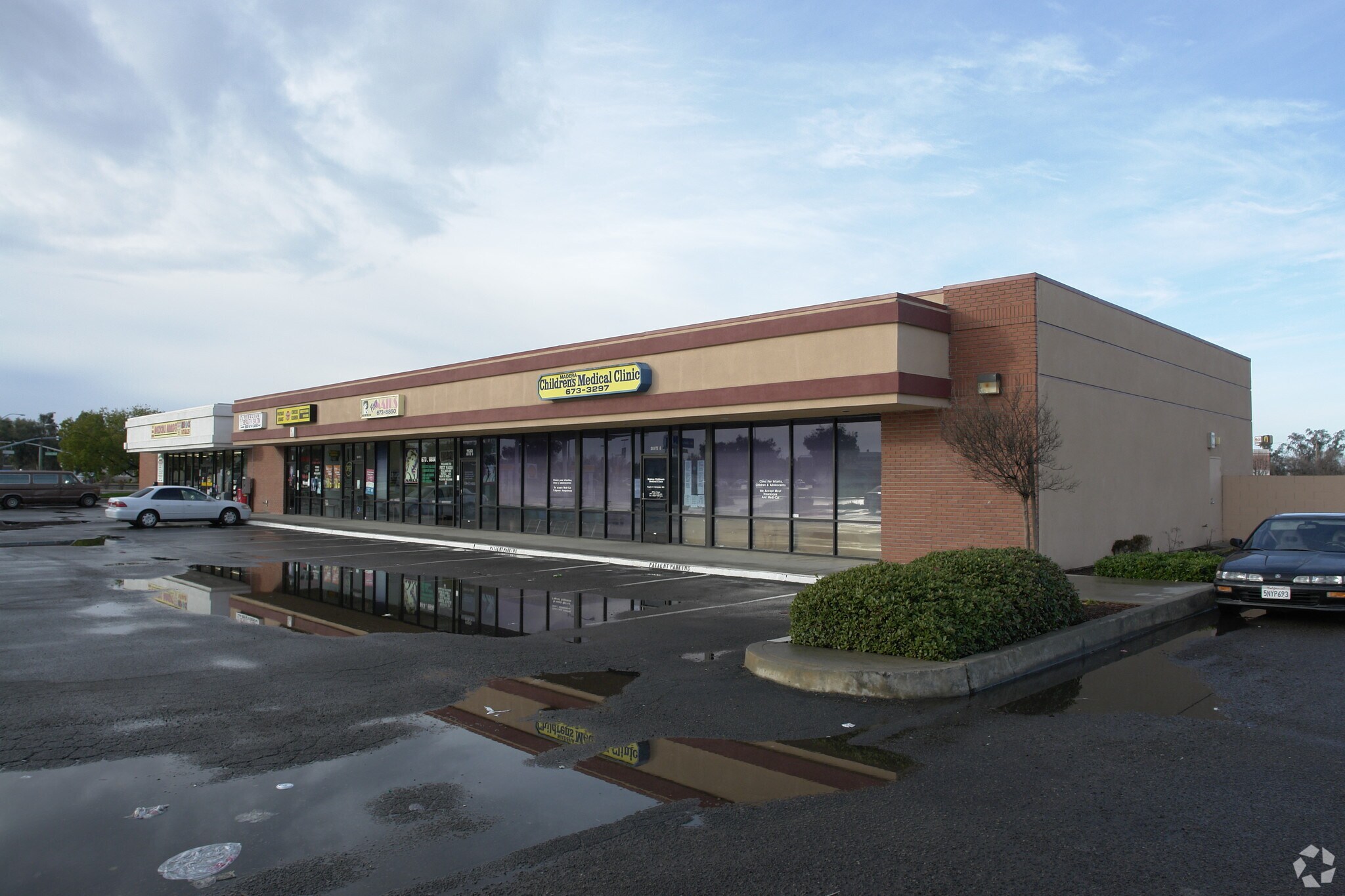 1130 Country Club Dr, Madera, CA à louer Photo principale– Image 1 sur 11