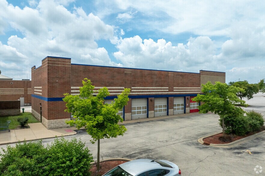 837 N Randall Rd, Batavia, IL à vendre - Photo de l’immeuble – Image 2 sur 4