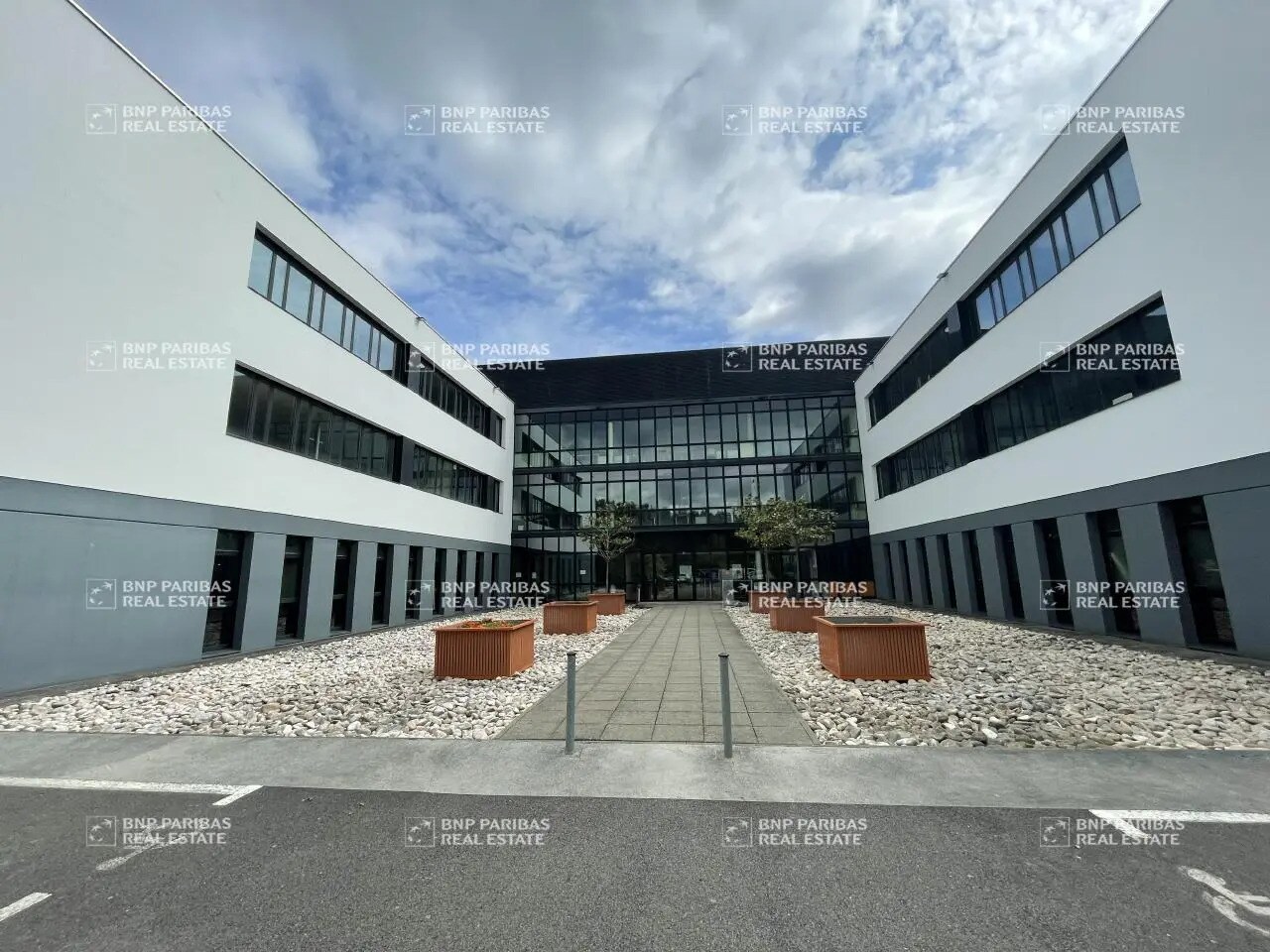 Bureau dans Rennes à louer Photo principale– Image 1 sur 16