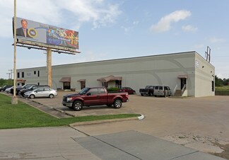 Plus de détails pour 7301 W Pioneer Pky, Arlington, TX - Local d'activités à louer