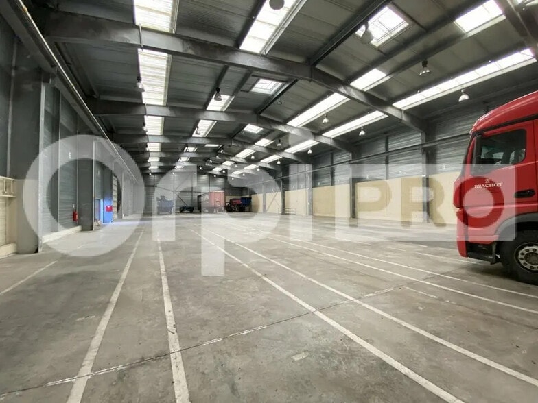 Industriel/Logistique dans Lacrouzette à vendre - Photo de l’immeuble – Image 2 sur 7