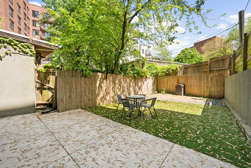 579 Classon Ave, Brooklyn, NY à vendre - Photo de l’immeuble – Image 3 sur 15