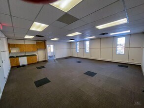 2445 13th Av, Regina, SK à louer Photo intérieure– Image 1 sur 2