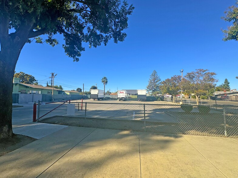 Prime Retail Corridor Opportunity portefeuille de 3 biens à vendre sur LoopNet.fr - Photo de l’immeuble – Image 3 sur 8