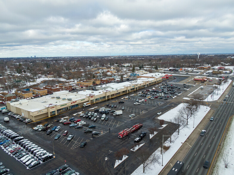 500-558 E North Ave, Glendale Heights, IL à louer - Photo de l’immeuble – Image 2 sur 12