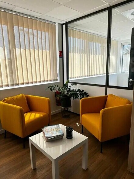 Bureau dans Montpellier à louer - Photo de l’immeuble – Image 2 sur 3