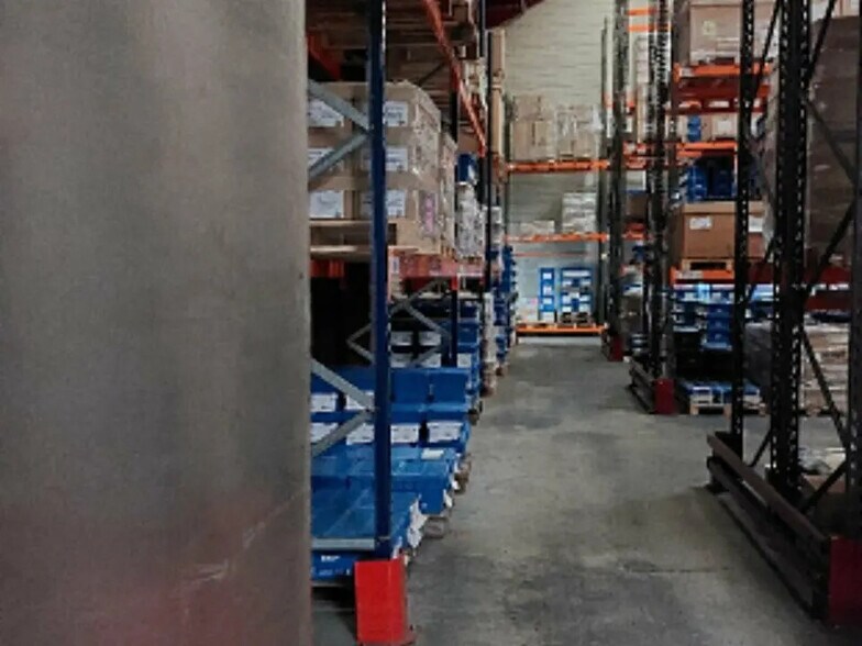 Industriel/Logistique dans Izernore à vendre - Photo intérieure – Image 2 sur 2