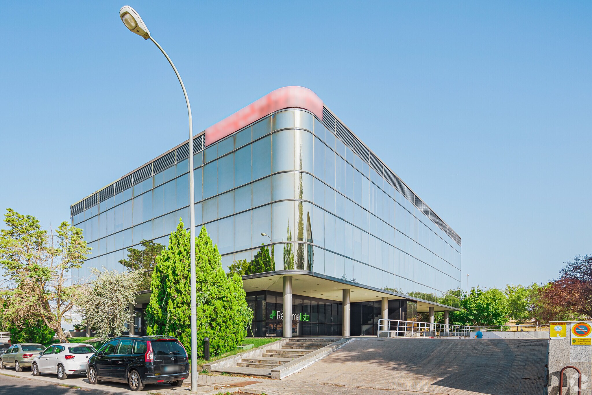 Bureau dans Villaviciosa de Odón, Madrid à louer Photo principale– Image 1 sur 5