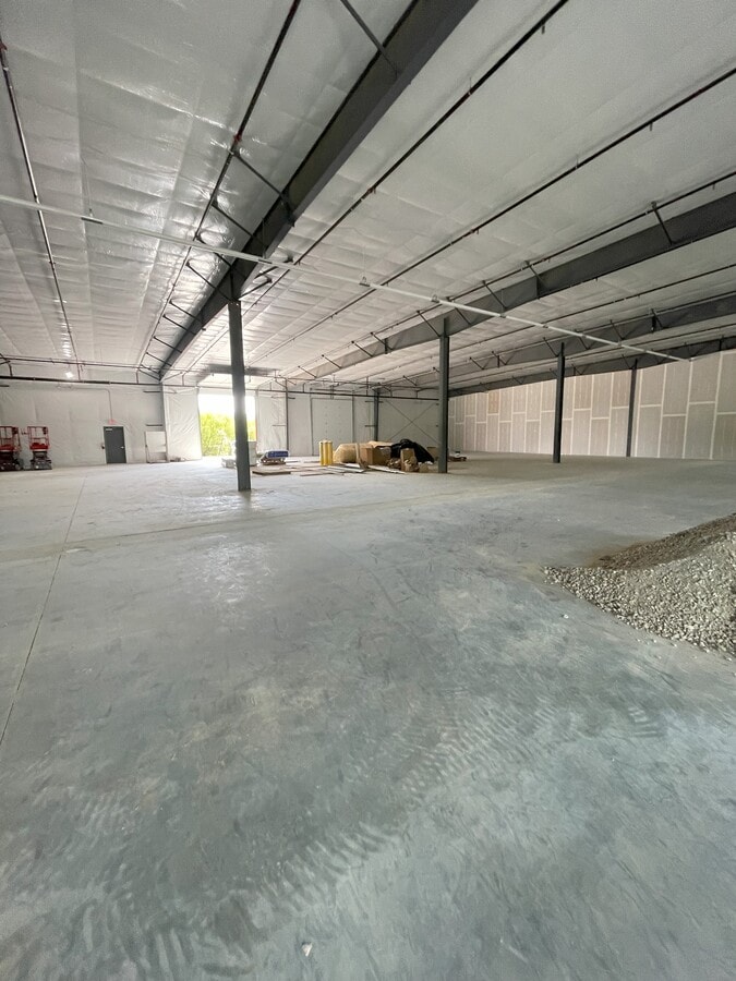 331 Aviation, Frederick, MD 21702 - Lot 3,4,5, & 6 -  - Photo intérieure - Image 1 of 7