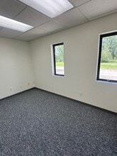 1133 Flightway Dr, De Pere, WI à louer Photo intérieure– Image 1 sur 3