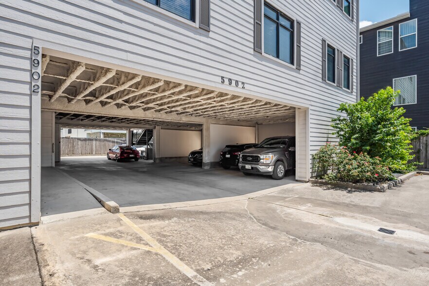 5902 Winsome Ln, Houston, TX à vendre - Photo de l’immeuble – Image 3 sur 33