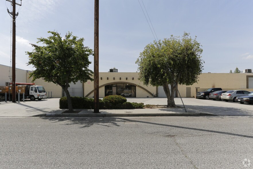 14940-14954 Calvert St, Van Nuys, CA à louer - Photo de l’immeuble – Image 3 sur 3