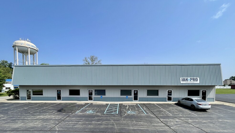 2585 Eastwood Dr, Columbus, IN à louer - Photo de l’immeuble – Image 2 sur 22