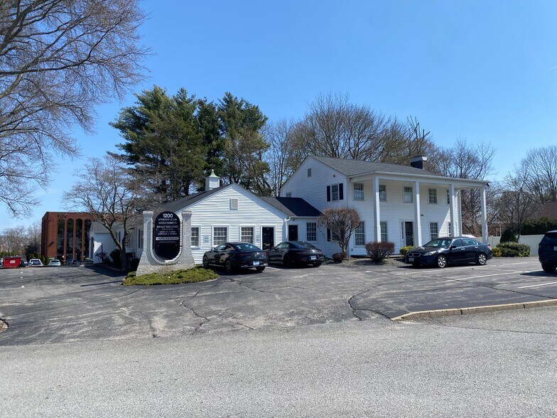 1200 Reservoir Ave, Cranston, RI à vendre - Photo de l’immeuble – Image 3 sur 20