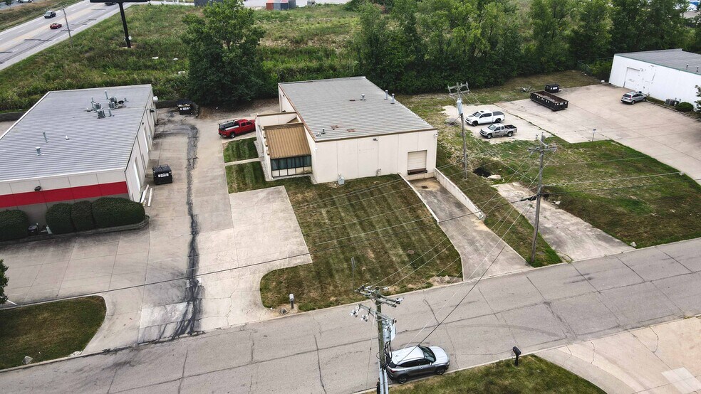 9026 Sutton Pl, Hamilton, OH à vendre - Photo de l’immeuble – Image 2 sur 5