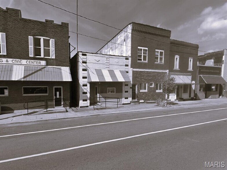 205 E Central Ave, Benld, IL à vendre - Photo de l’immeuble – Image 2 sur 5