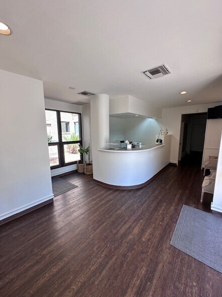 111 W Olmos Dr, San Antonio, TX à louer - Photo intérieure – Image 3 sur 4