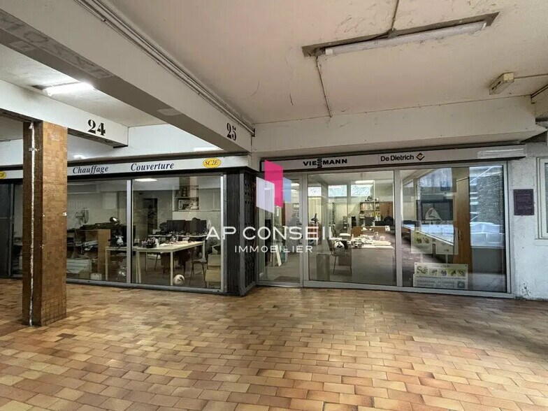 Local d'activités dans Chaville à vendre - Photo principale – Image 1 sur 12