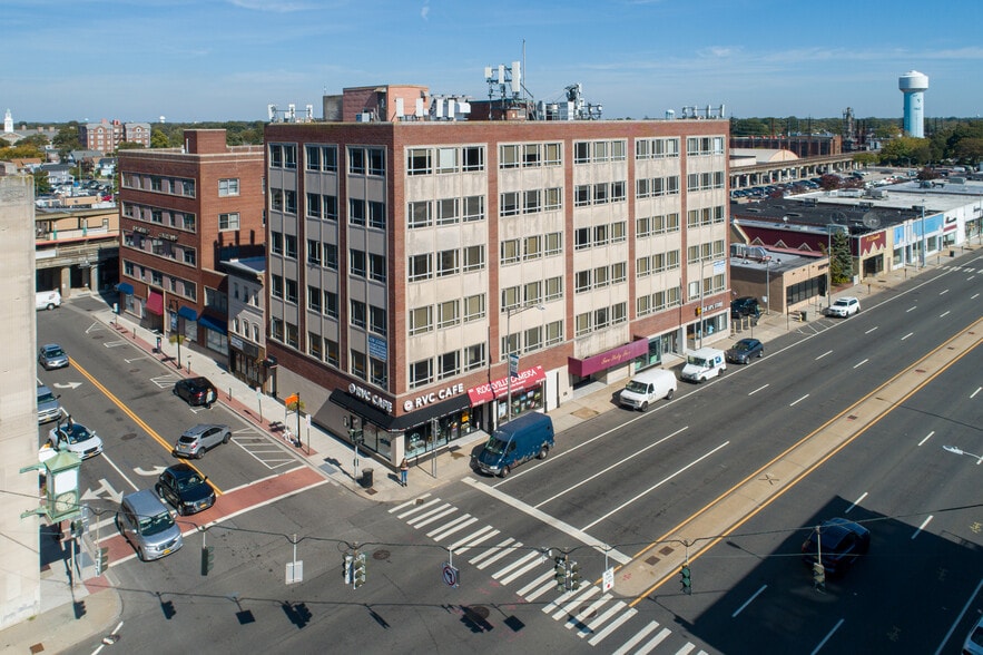 265 Sunrise Hwy, Rockville Centre, NY à louer - Photo de l’immeuble – Image 1 sur 45