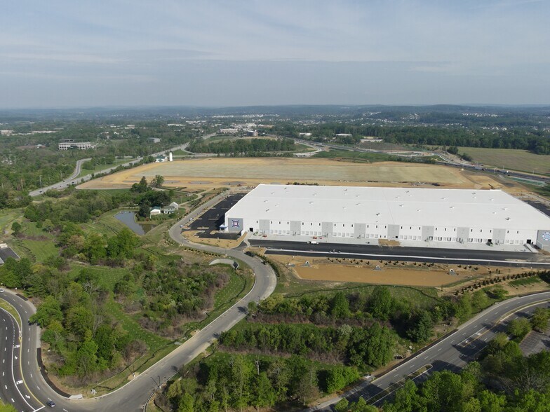 1130 N Pottstown Pike, Exton, PA à louer - Photo de l’immeuble – Image 2 sur 4