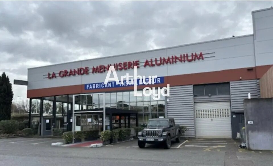 Local commercial dans Fréjus à louer Photo de l’immeuble– Image 1 sur 5