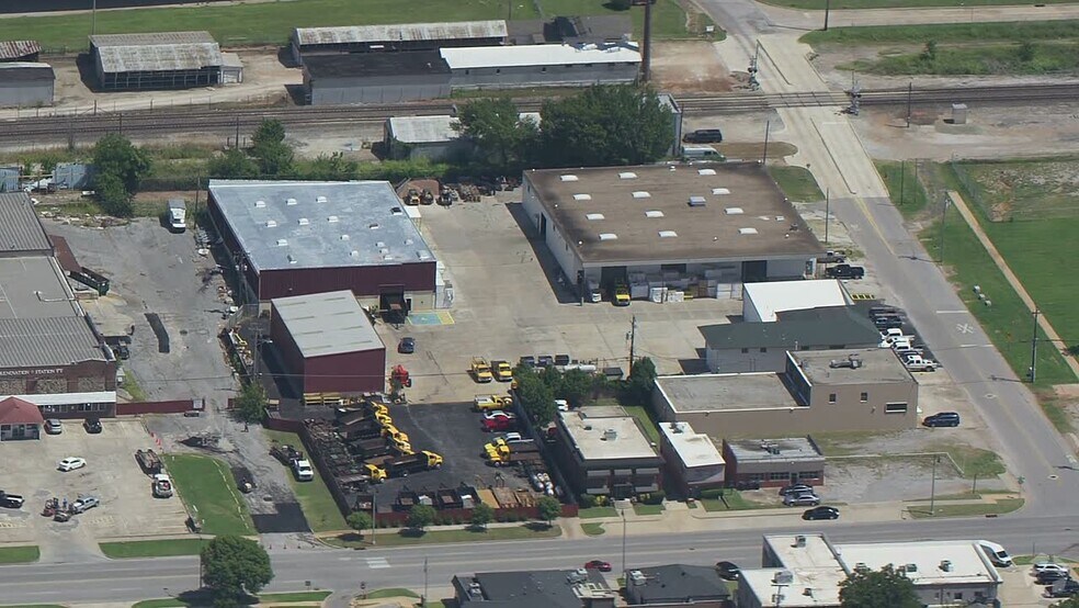 19 NW 16th St, Oklahoma City, OK à vendre - Vidéo aérienne – Image 2 sur 5