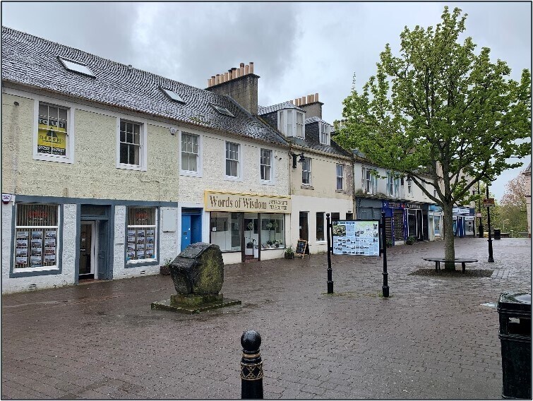 4a The Square, Cumnock à louer Photo de l’immeuble– Image 1 sur 6