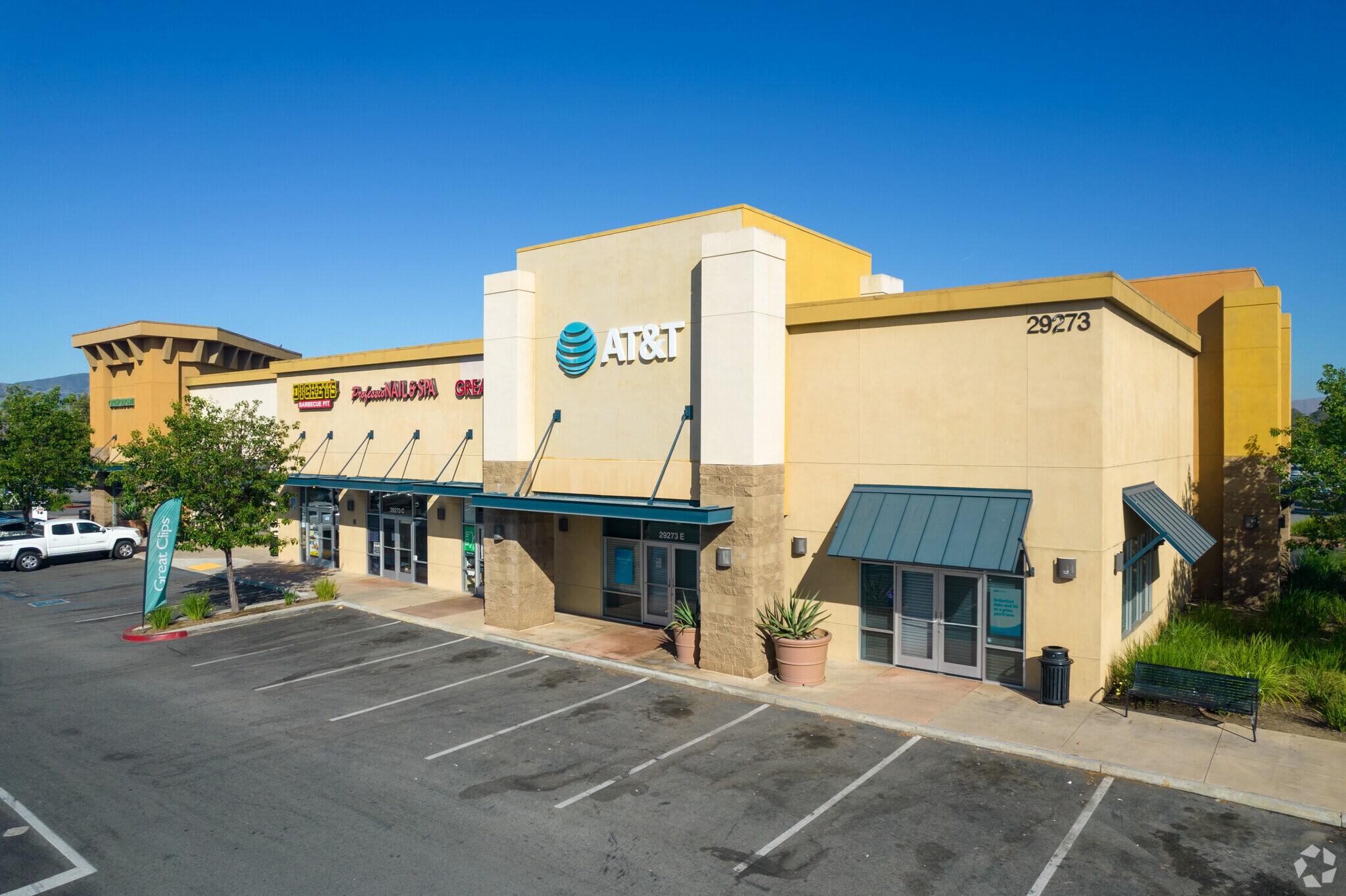 29335 Central Ave, Lake Elsinore, CA à louer Photo principale– Image 1 sur 10