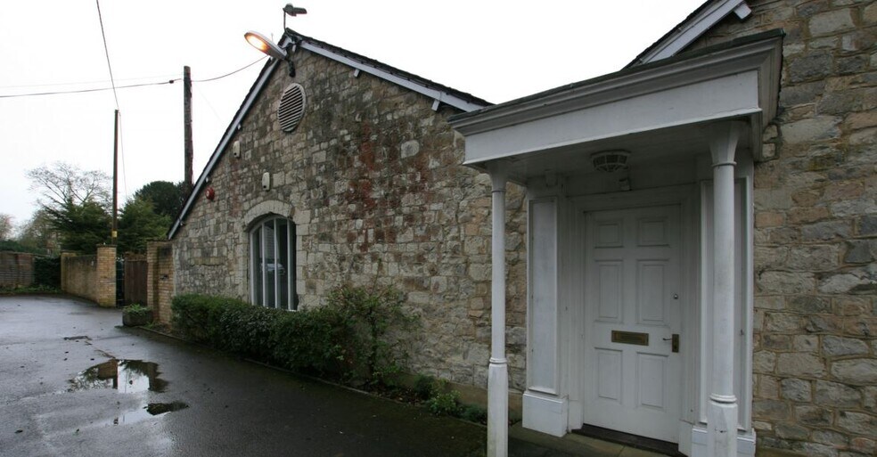 Crondall Rd, Farnham à louer - Photo de l’immeuble – Image 2 sur 5