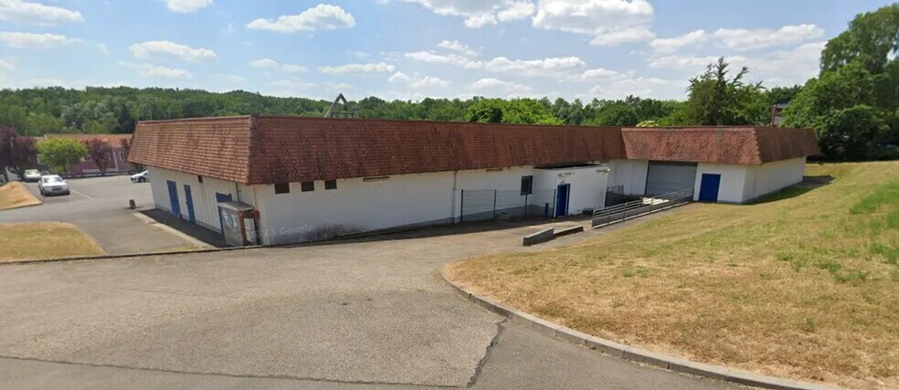 Local commercial dans Creutzwald à louer - Photo de l’immeuble – Image 1 sur 2