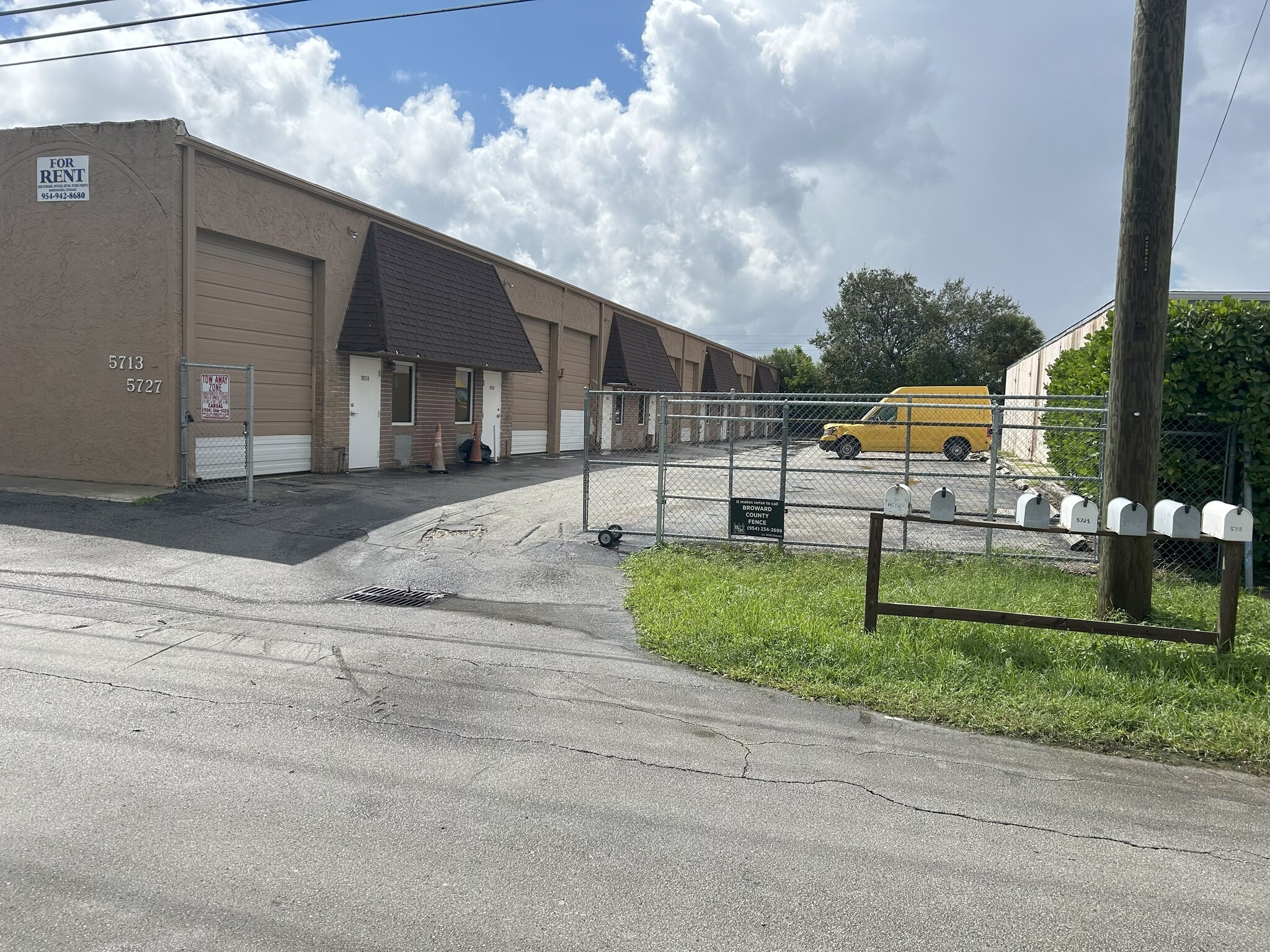 5713-5727 NE 14th Ave, Fort Lauderdale, FL à louer Photo intérieure– Image 1 sur 2